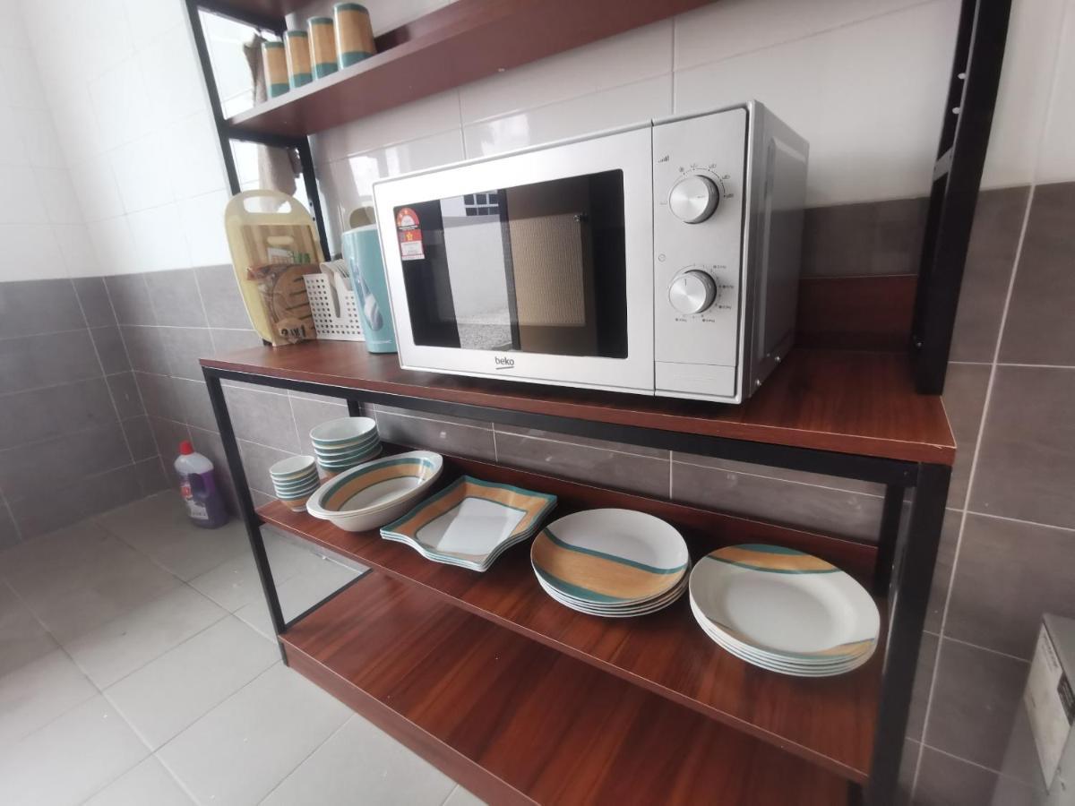 מואר Oyo Homes 90524 D'J Pegaso Serom Homestay מראה חיצוני תמונה