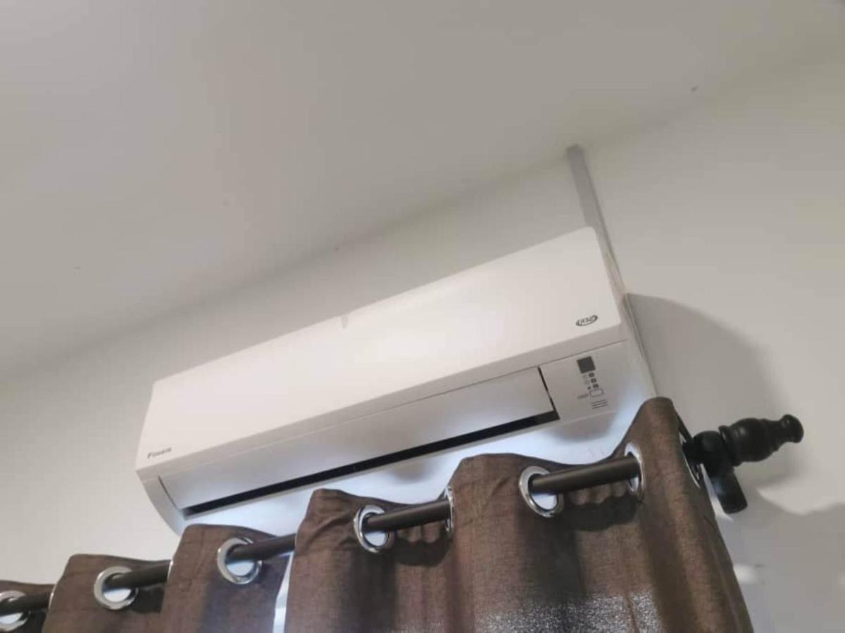 מואר Oyo Homes 90524 D'J Pegaso Serom Homestay מראה חיצוני תמונה