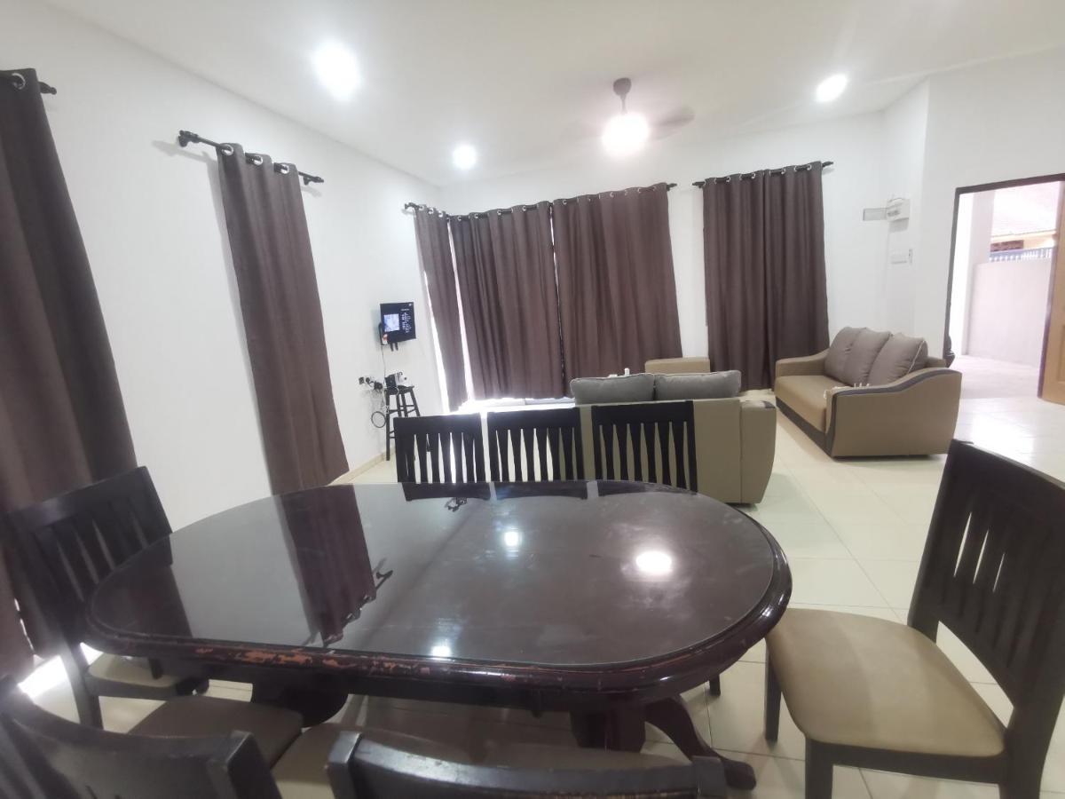 מואר Oyo Homes 90524 D'J Pegaso Serom Homestay מראה חיצוני תמונה