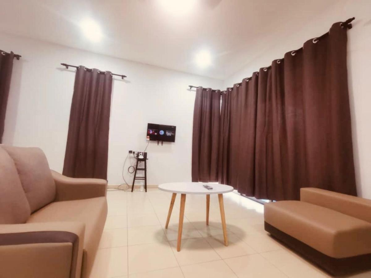 מואר Oyo Homes 90524 D'J Pegaso Serom Homestay מראה חיצוני תמונה
