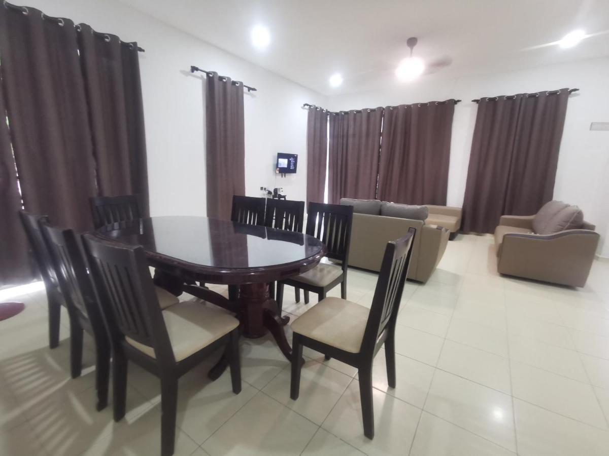 מואר Oyo Homes 90524 D'J Pegaso Serom Homestay מראה חיצוני תמונה