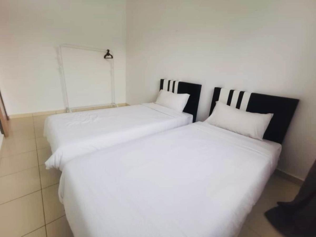 מואר Oyo Homes 90524 D'J Pegaso Serom Homestay מראה חיצוני תמונה