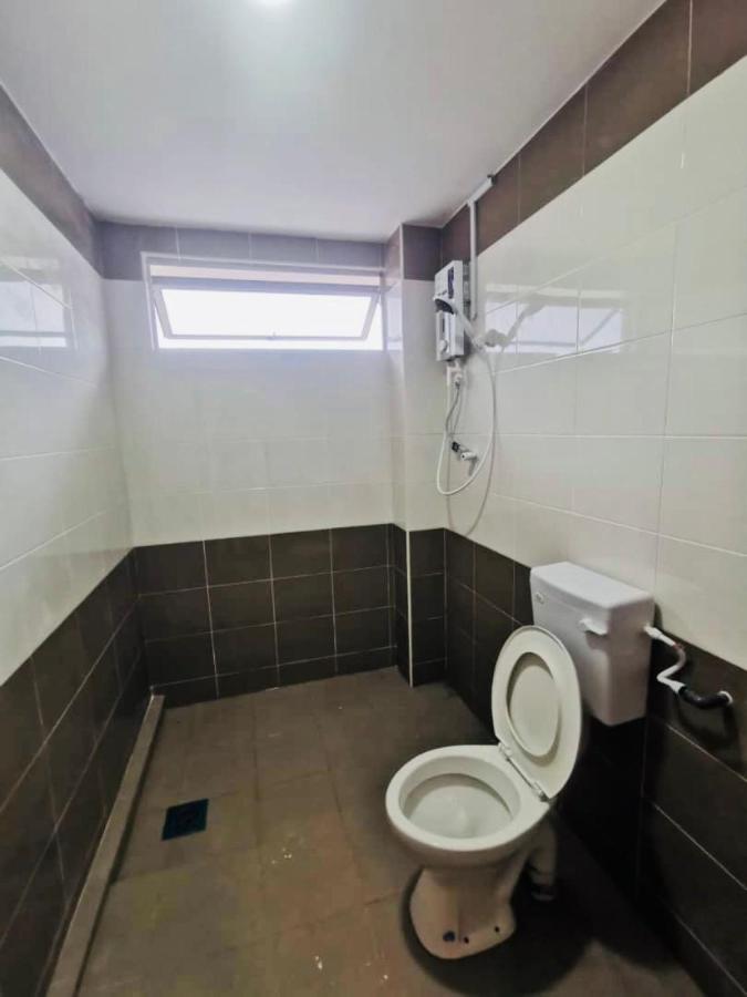 מואר Oyo Homes 90524 D'J Pegaso Serom Homestay מראה חיצוני תמונה